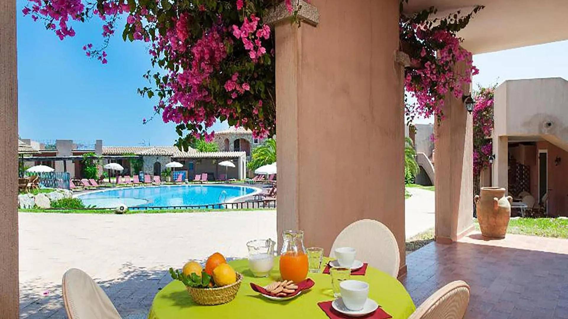 Apartment In Residence With Swimming Pool Villasimius